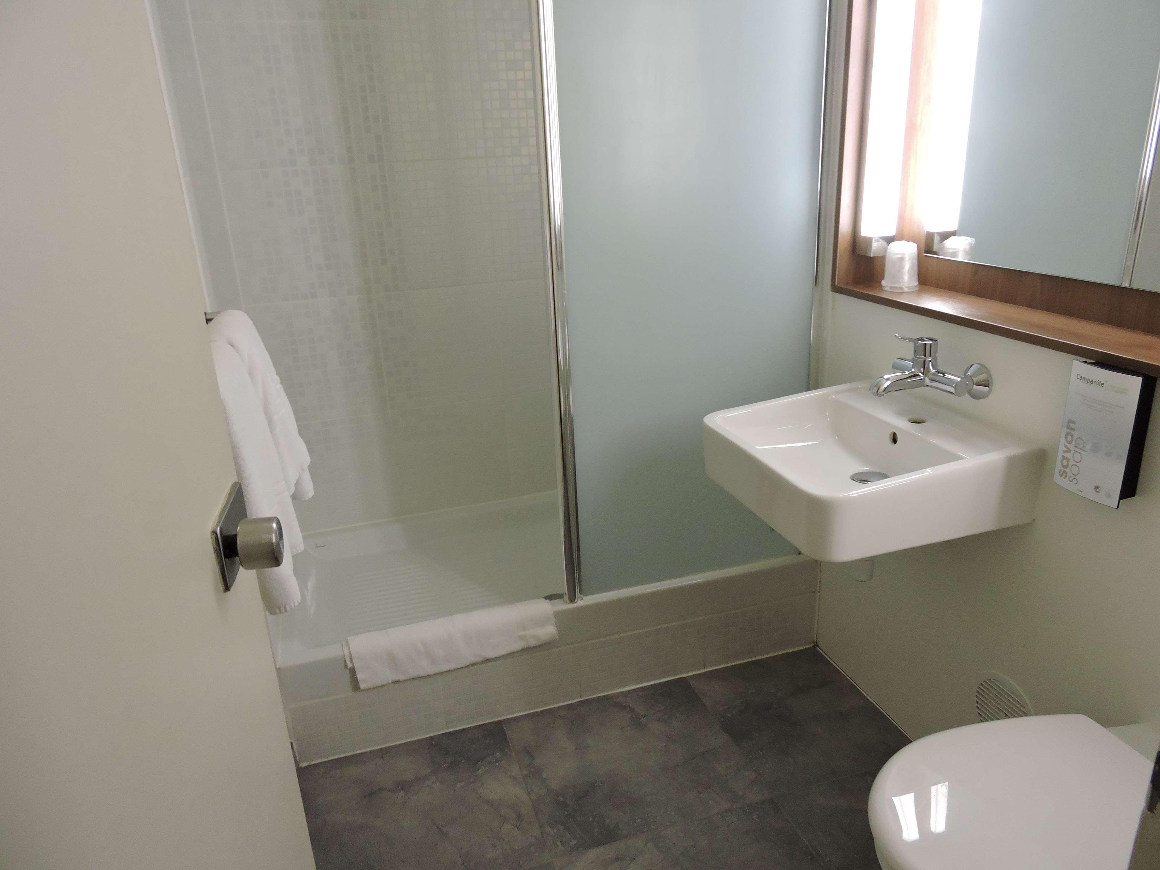 Campanile Hotel Ош Екстериор снимка
