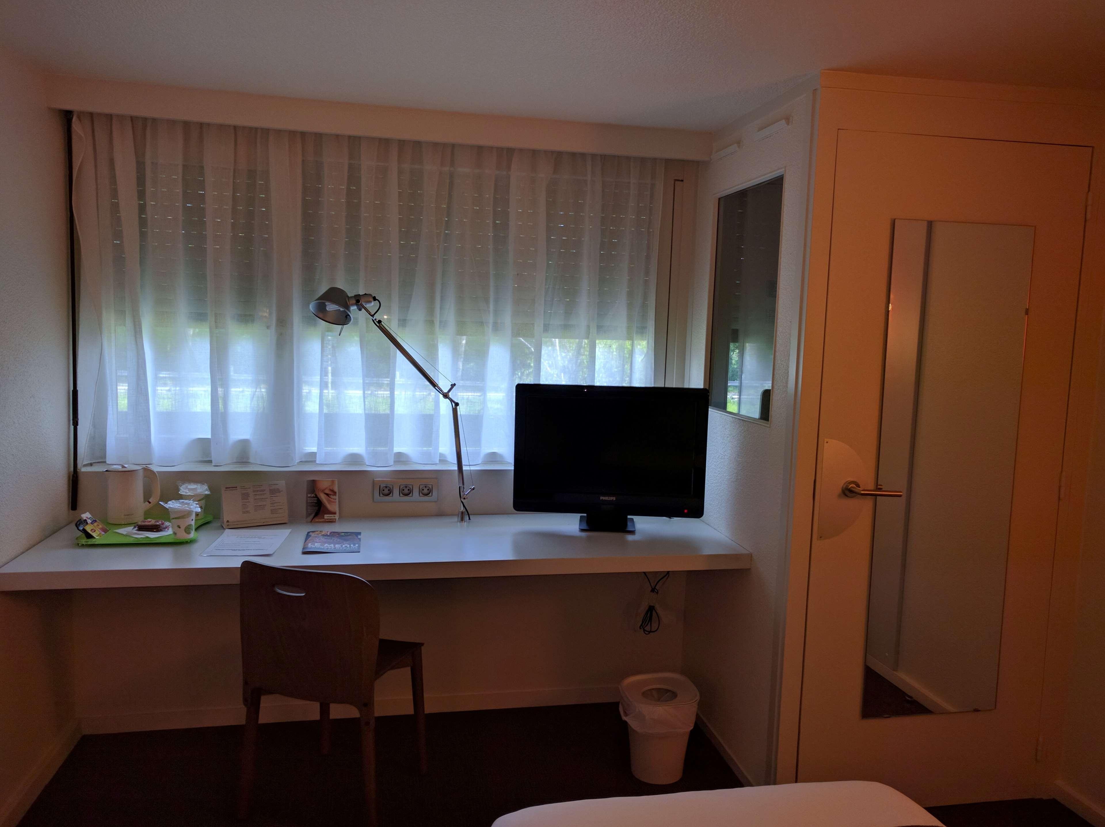 Campanile Hotel Ош Екстериор снимка