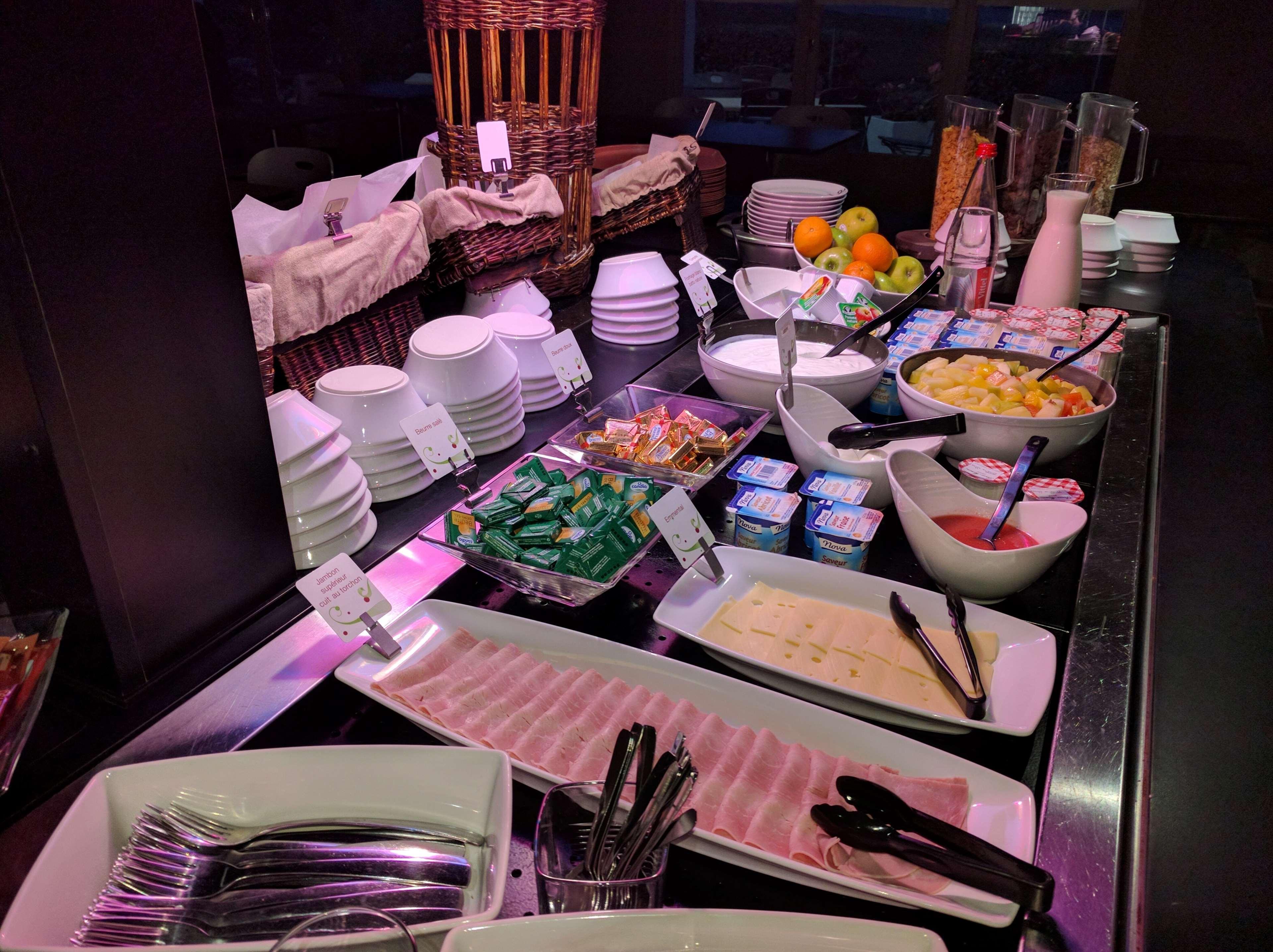 Campanile Hotel Ош Екстериор снимка