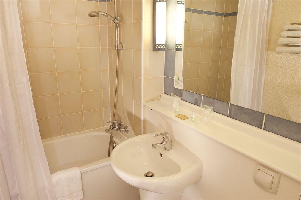 Campanile Hotel Ош Екстериор снимка